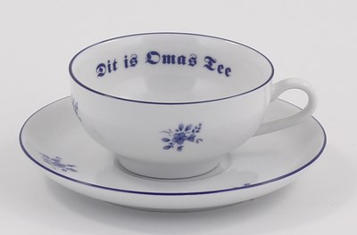 Tasse mit untere "Omas Tee"