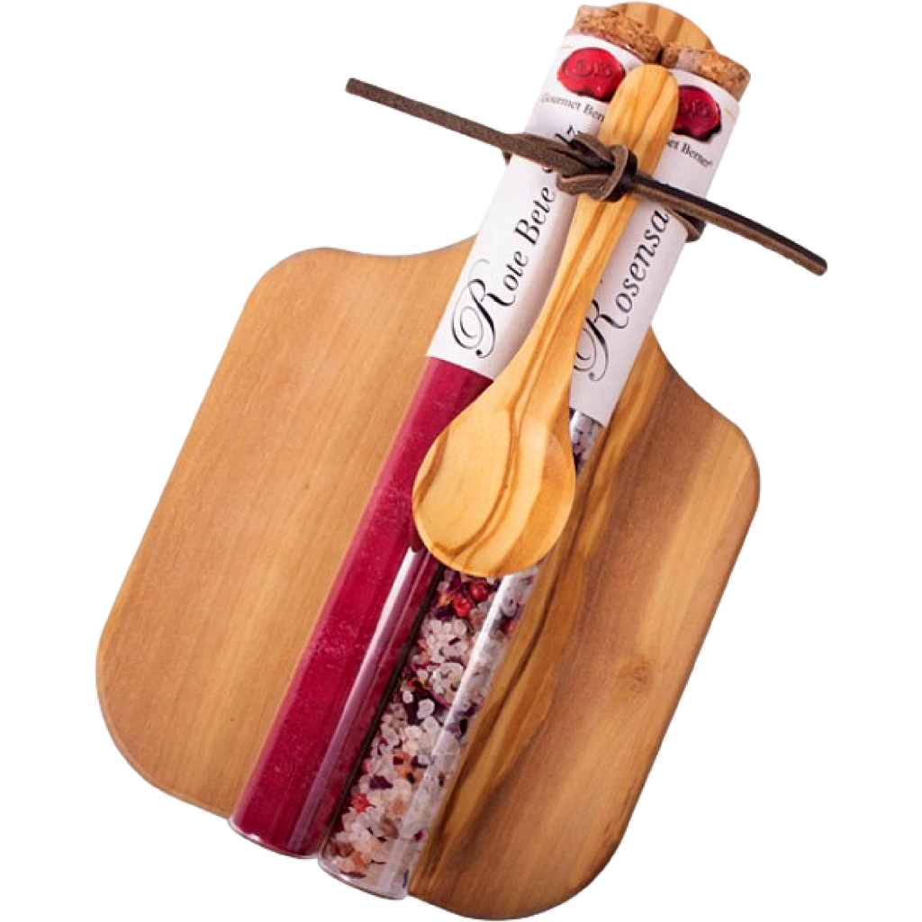 Präsent Holzbrett; Gewürze El Tubo: Rote Beete Salz 40g, Rosensalz 27g &amp; Holzlöffel, mit Lederriemen fixiert, Abmessungen 20cm x 12cm x 5cm